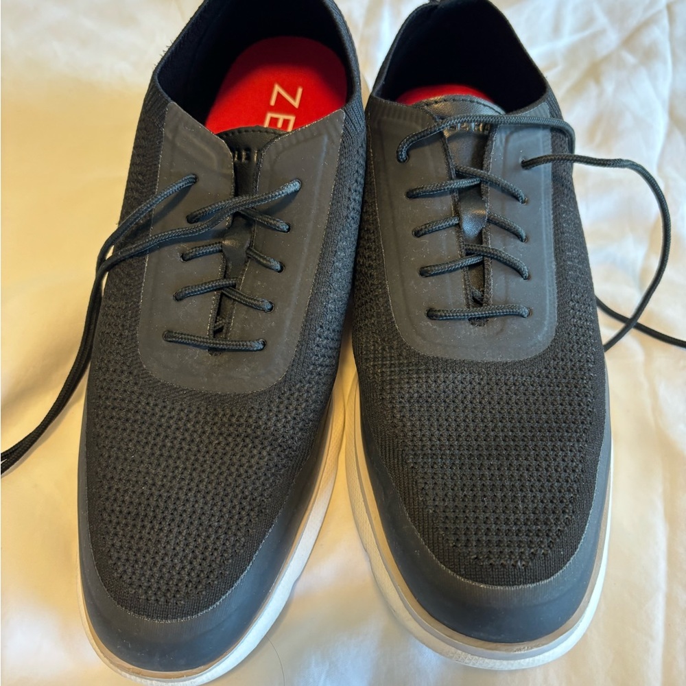 Men’s 10.5 black Cole Han zero gravity shoes
